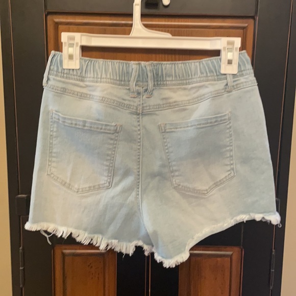C’EST TOI size Medium Shorts - Picture 2 of 2